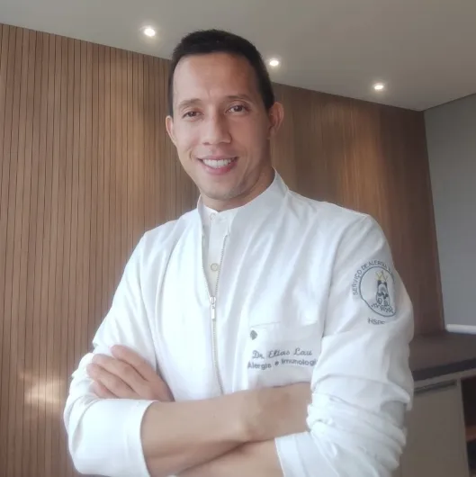 Foto de Dr. Elias Lap Cheong Lau Rodriguez - Alergia e Pneumologia