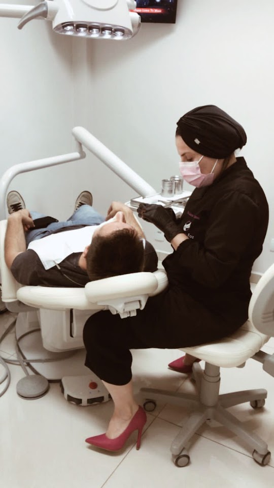 Foto de Dr Leticia Tolentino Odontologia | Implantes | Próteses | Facetas