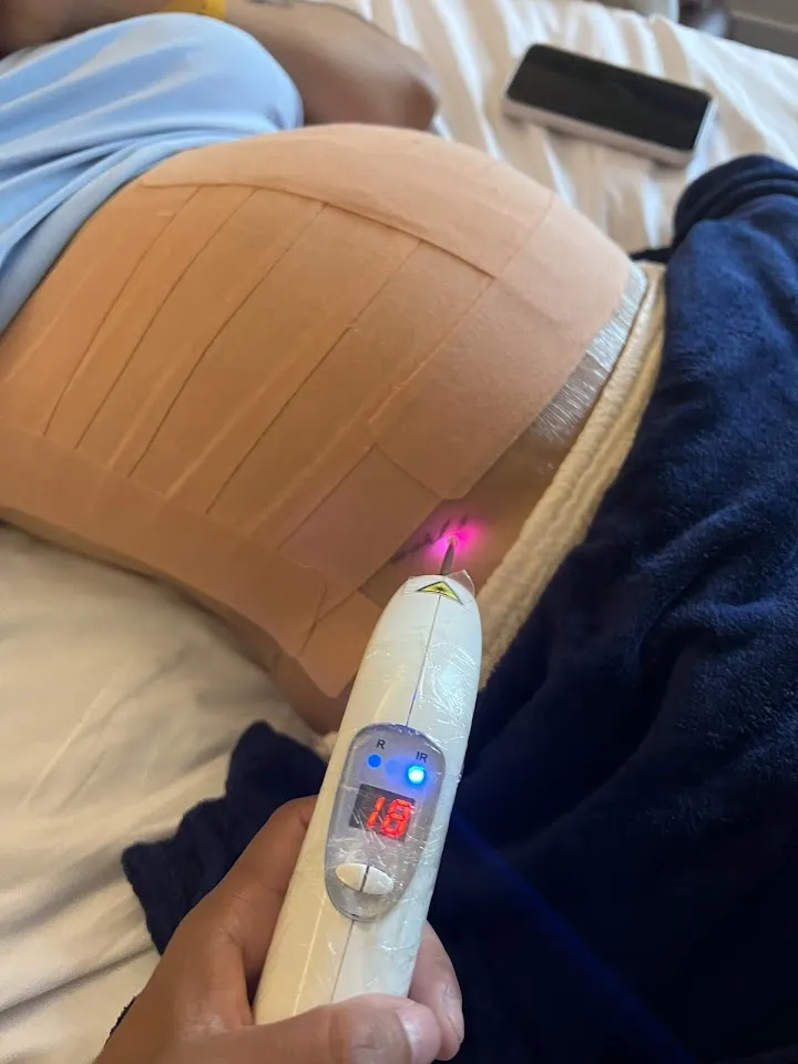 Foto de Fisioterapia Especializada em Pós Parto | Pós Operatório Cirurgia Plástica e | Lipedema | Fibrose