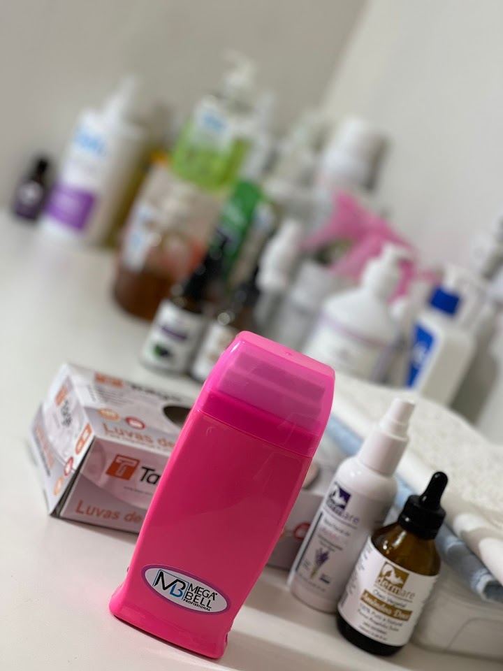 Foto de DEPILAÇÃO CORPORAL E FACIAL,DESIGNER DE SOBRANCELHAS E PEDICURE COM BANHO DE GEL E ESMALTAÇÃO EM GEL NAS UNHAS DOS PÉS