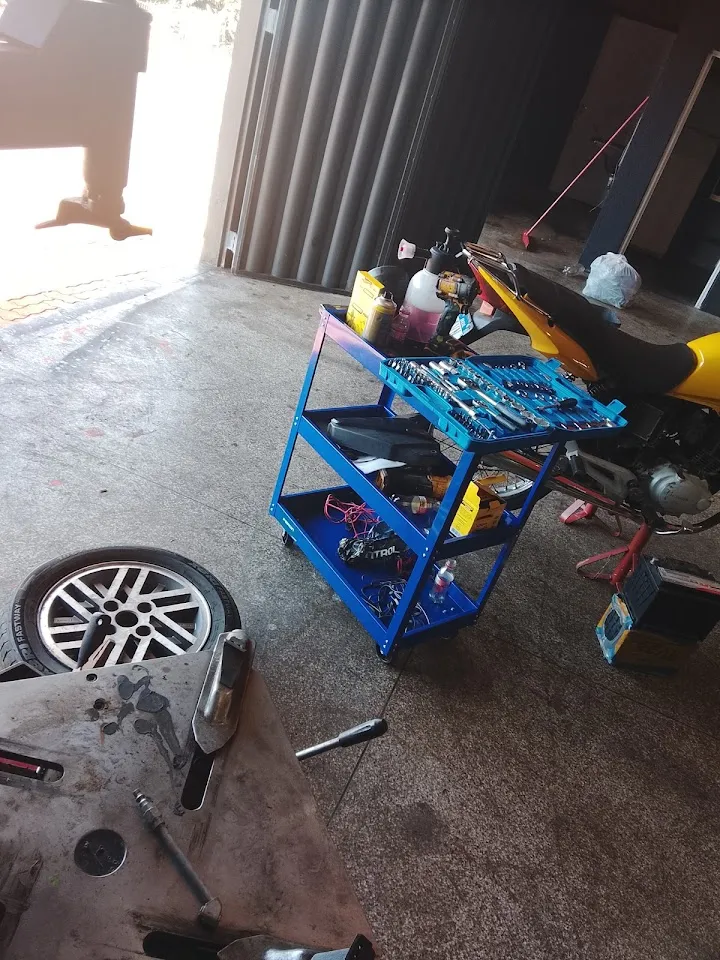 Foto de Socorro móvel Motoquinha 24 horas borracharia mecânica de motos