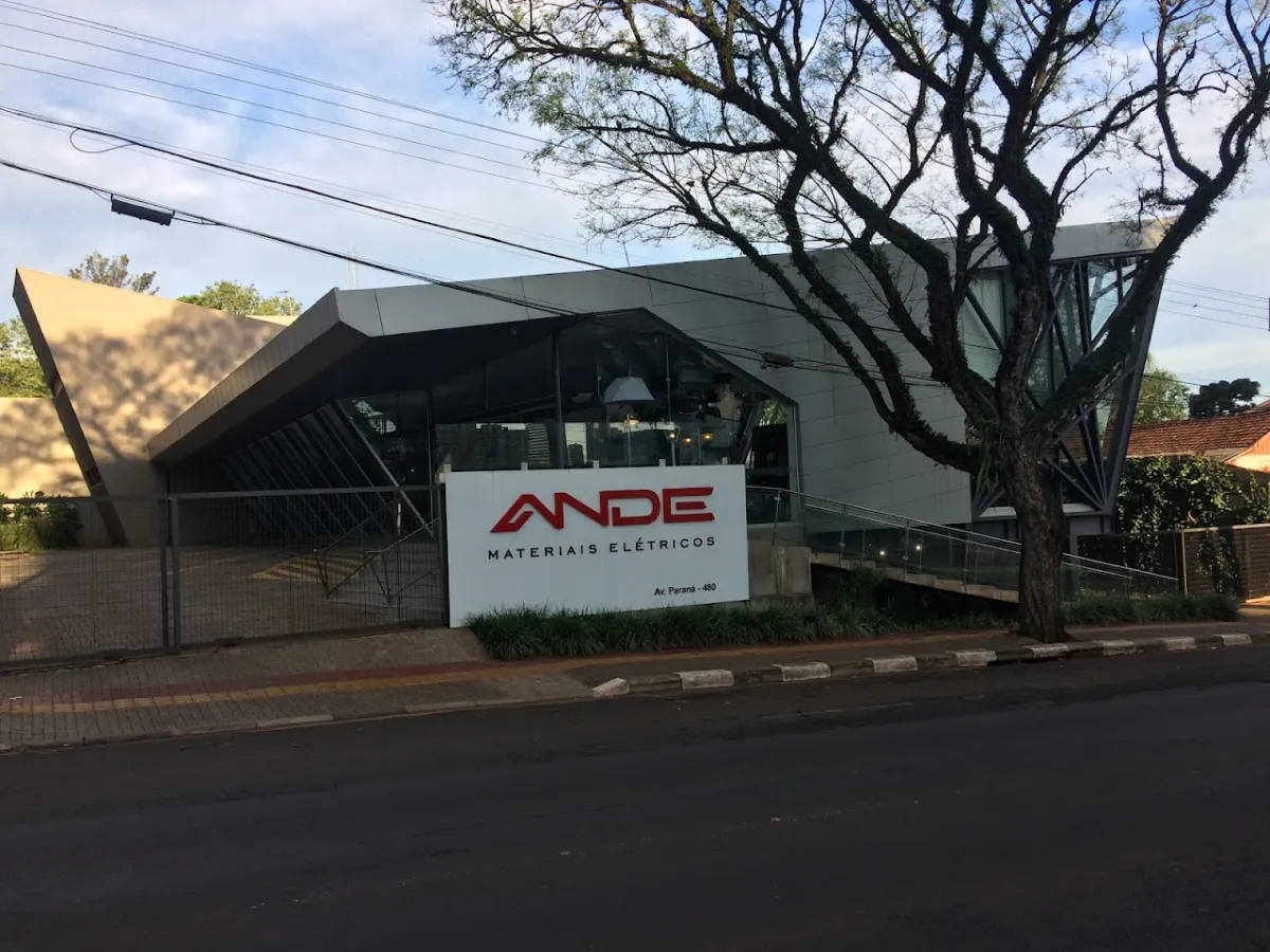 Foto de Ande Materiais Elétricos - Iluminação Residencial e Comercial l Lustres l Pendentes l Leds em Geral - em Foz do Iguaçu