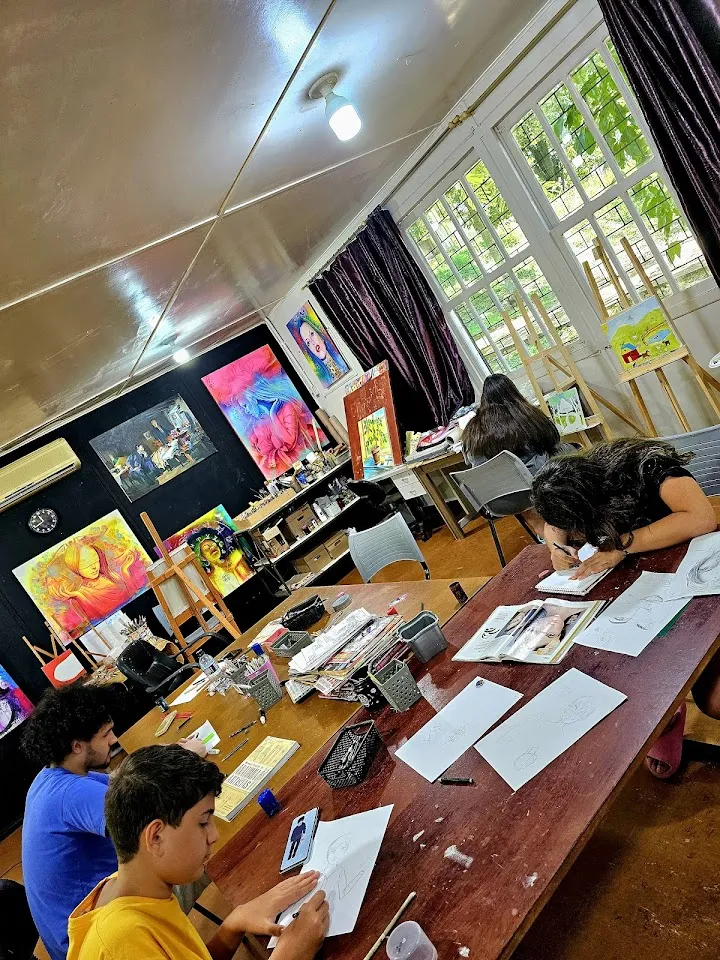 Foto de AULAS DE DESENHO E PINTURA