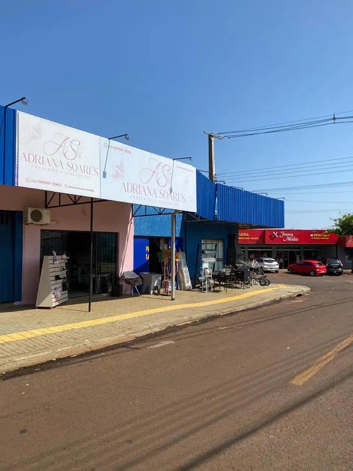 Foto de Adriana Soares presentes e acessórios