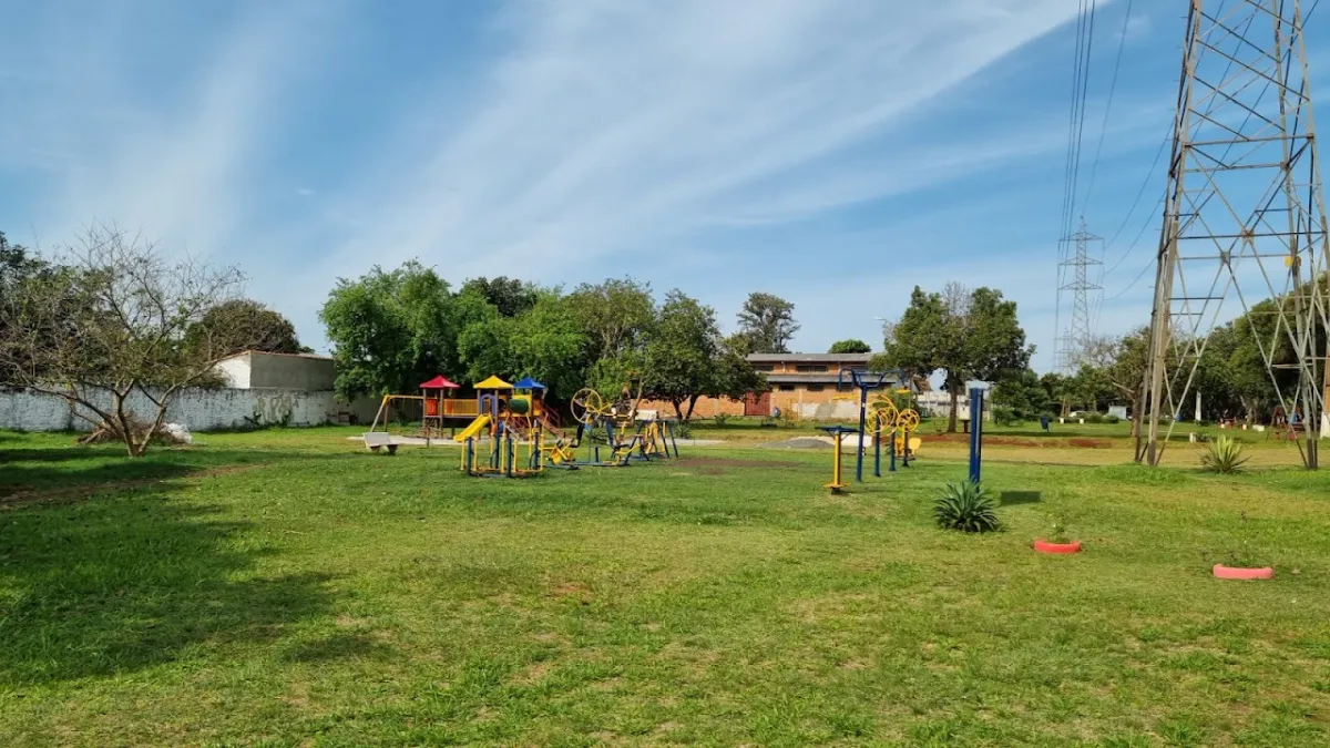 Foto de Parque e Praça infantil JD Curitibano 4