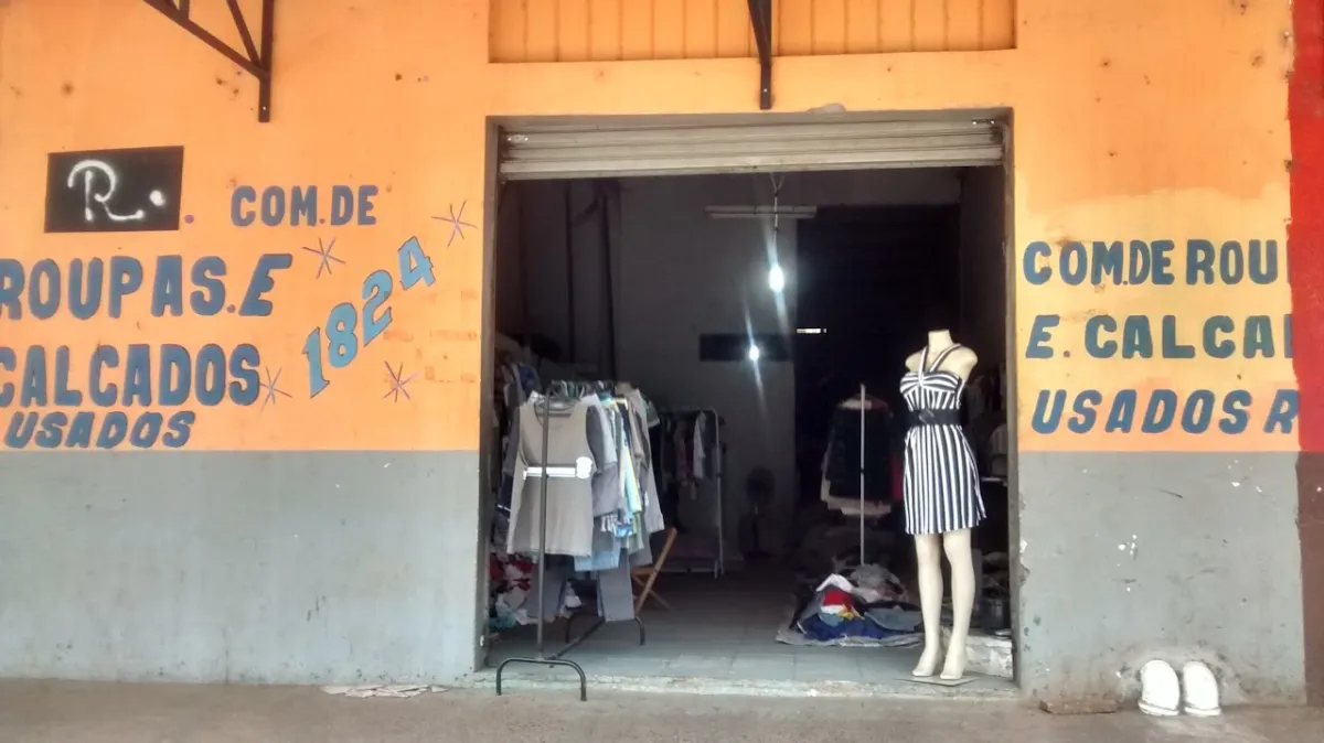 Foto de Com. de Roupas e Calçados Usados
