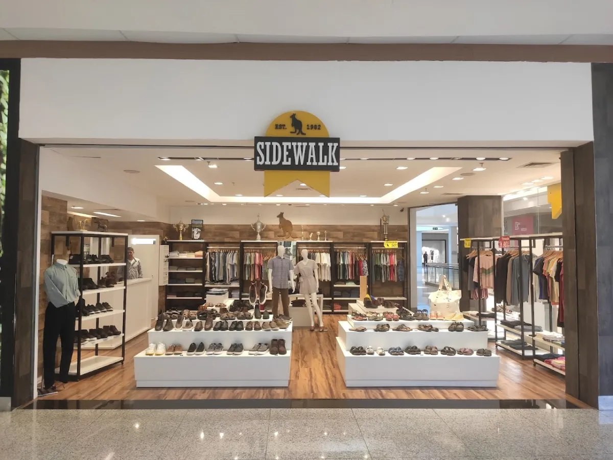 Foto de Side Walk: moda masculina e feminina