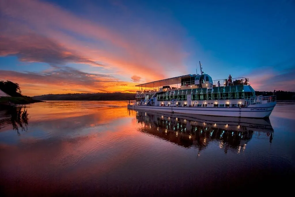 Foto de Três Fronteiras Navegação e Turismo