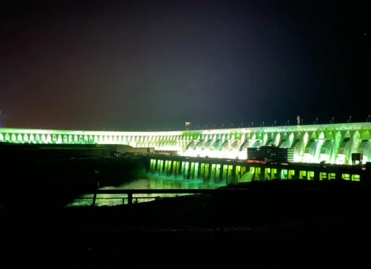 Foto de Itaipu Iluminada